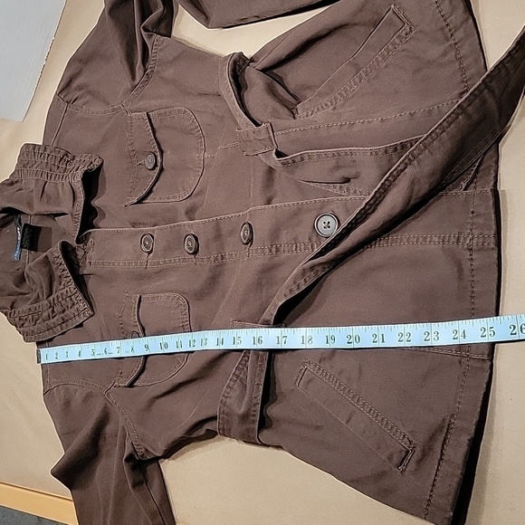 French Cuff Size M Brown Safari Style Jacket.  Belted and Button Down.  GUC - Picture 9 of 11